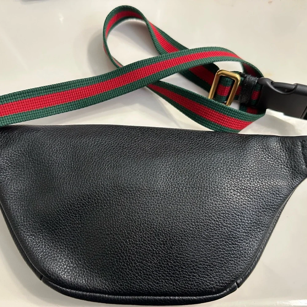Gucci Black Leather Logo Belt Bag with Green-Red Web Strap - Picture 2 of 8
